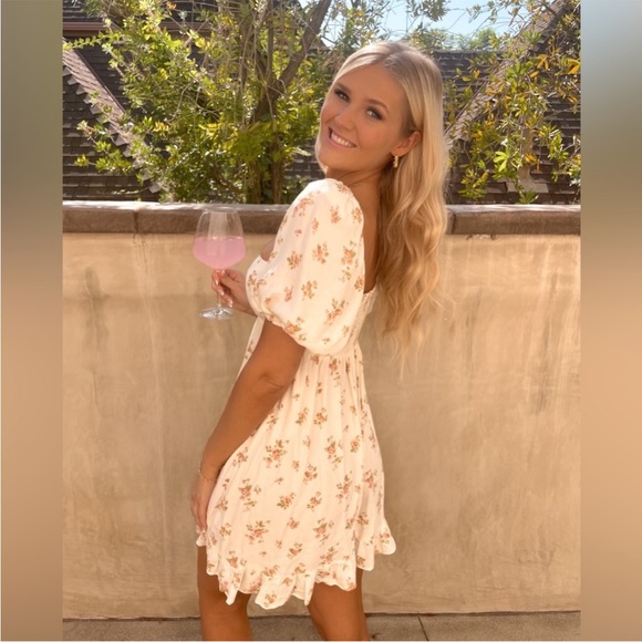 Reformation Dresses & Skirts - NEW Reformation Bristol Floral Puff Sleeve Mini Dress Size XS